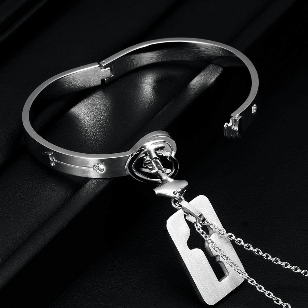 Mode EIN Paar Schmuck Sets Für Liebhaber Edelstahl Liebe Herz Lock Armbänder Armreifen Schlüssel Anhänger Halskette Paare Set Mode EIN Paar Schmuck Sets Für Liebhaber Edelstahl Liebe Herz Lock Armbänder Armreifen Schlüssel Anhänger Halskette Paare Set